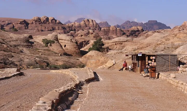 Literary tourism experience in Petra