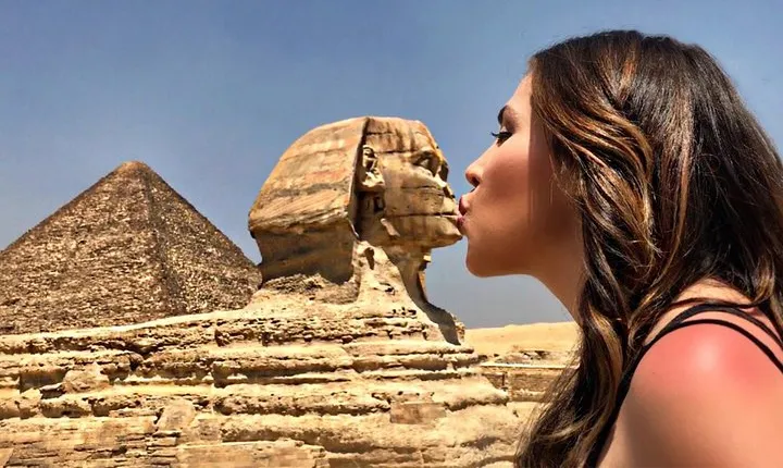 Private Guided Tour to Giza Pyramids, Sphinx, Sakkara Pyramids