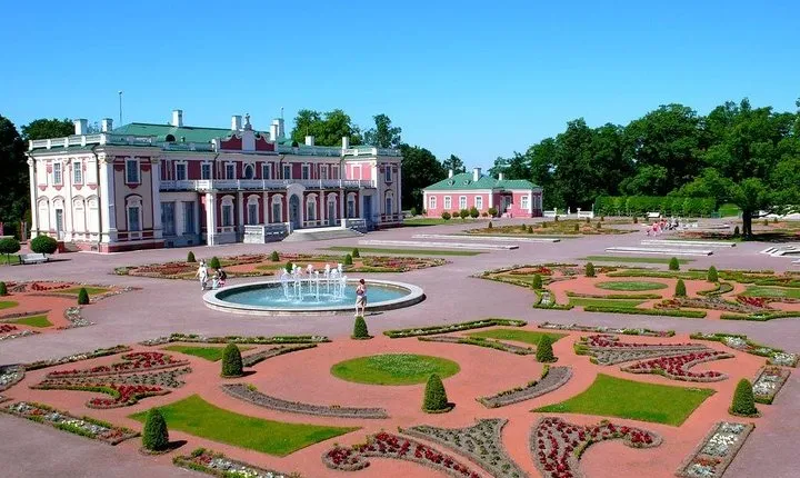 Private Tour: Highlights of Tallinn with Kadriorg and Pirita