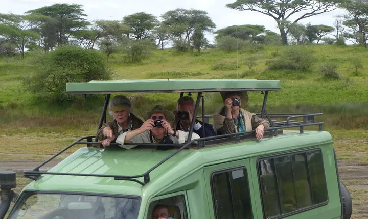 4 Days Ngorongoro & Serengeti Safari from Arusha