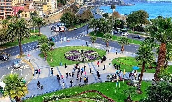Full day Vina del Mar and Valparaiso experience