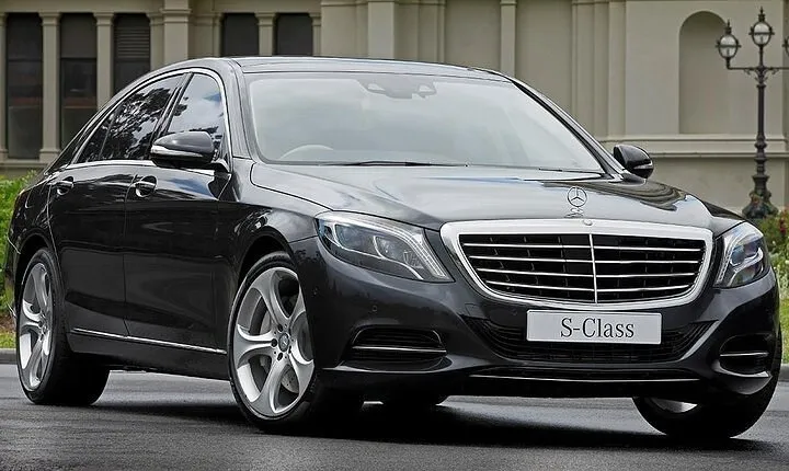 Arrival by Luxury Car from Geneva airport GVA to Geneva City