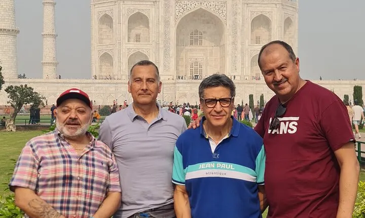 Private Tour of Taj mahal from Delhi by Train in 90 Min 