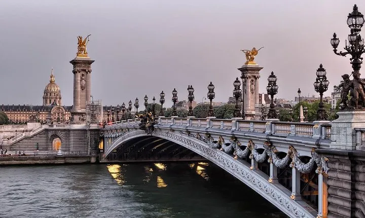 Private City Tour of Paris & River Cruise with Hotel Pick-Up
