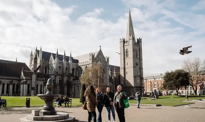 Dublin in a Day: Book of Kells, Guinness, Distillery & Castle