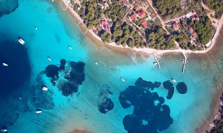 Half Day Speedboat Tour to Three Islands from Trogir