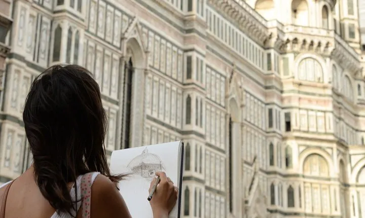 Private Sketching Activity in Florence