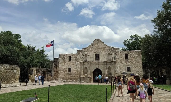 San Antonio Scavenger Hunt Walking Tour and Game