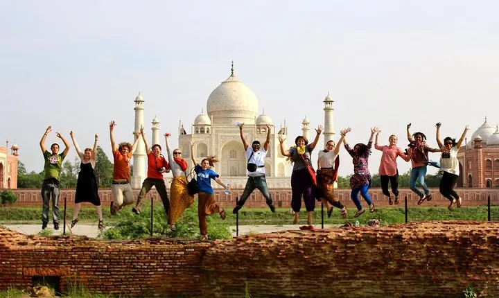 Taj Mahal Guided Tour From Delhi By Car