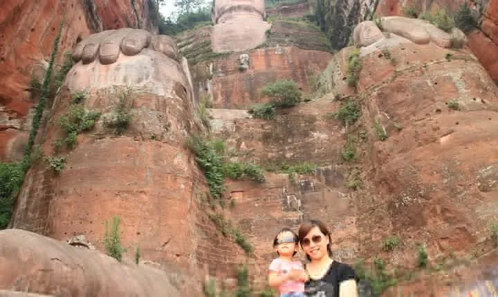 Chengdu Leshan Buddha and Drop off off Railway Station Day Tour