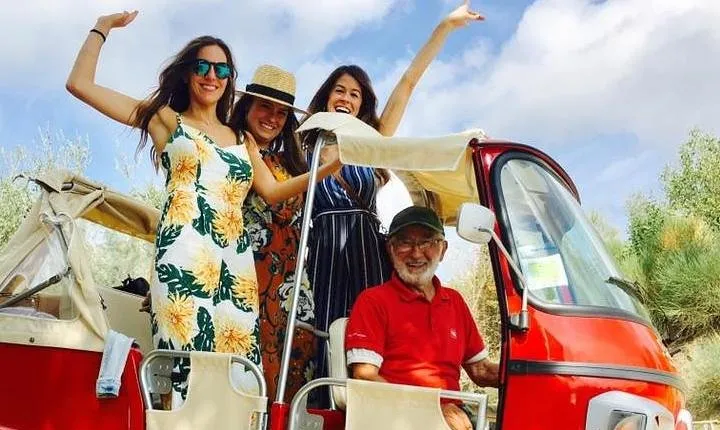 Tuk-Tuk Excursion in Tuscany