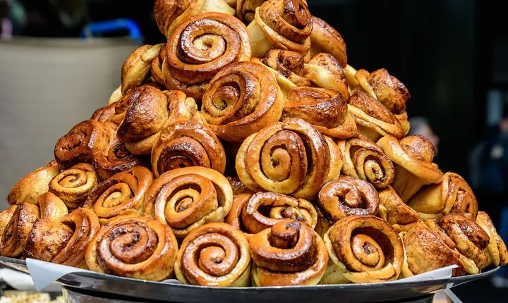 English Food Tasting Session and Private Tour of London