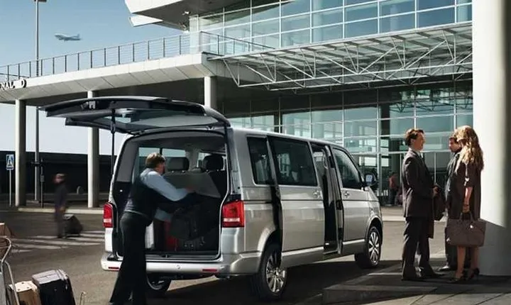 Transfer between Rome and the Fiumicino Airport FCO