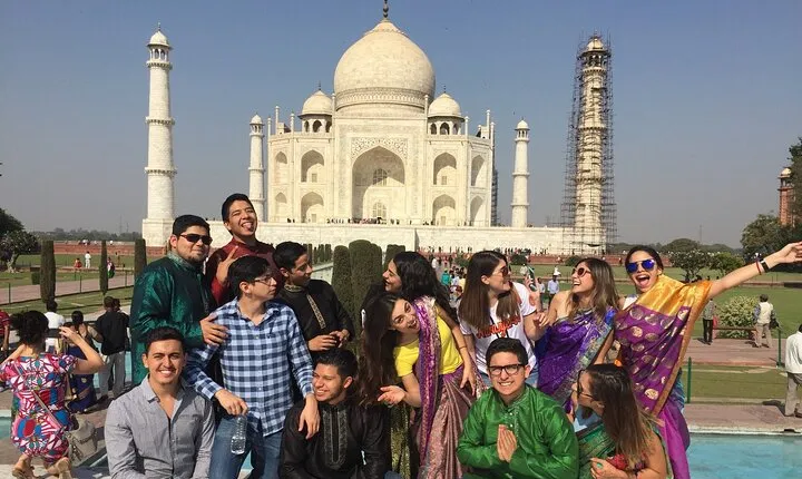 Taj Mahal Day Tour From Delhi By Private Cab -All Inclusive