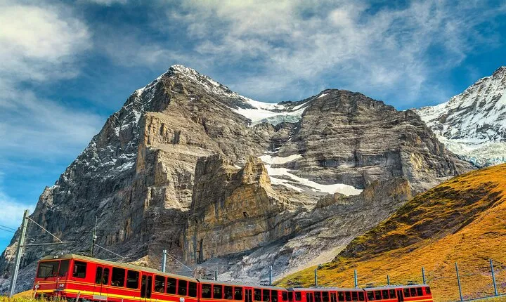 Guided Excursion to Jungfraujoch, Grindelwald and Lauterbrunnen from Lucerne