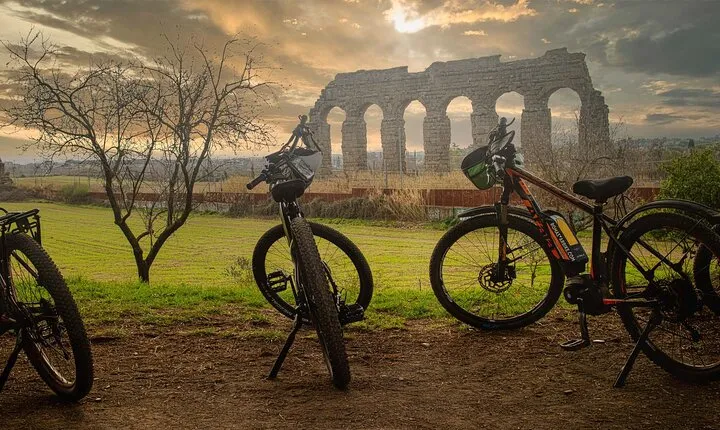 Appian Way Aqueducts eBike Tour with Catacombs and Brunch