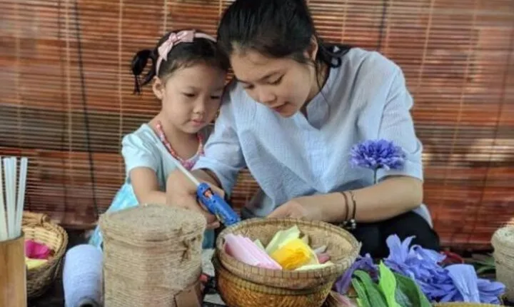 Experience Paper Flower Making in Hue for a Cause