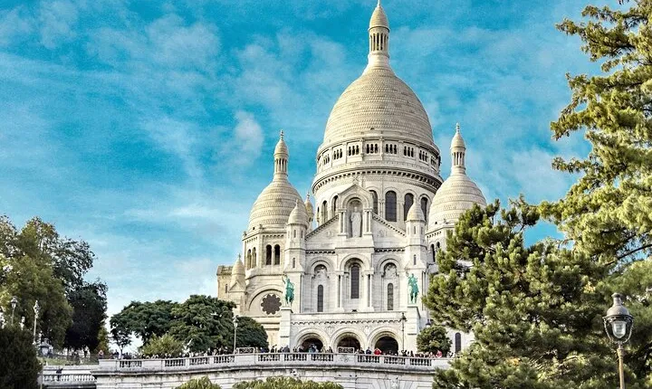 Paris Montmartre Free Walking Tour in English