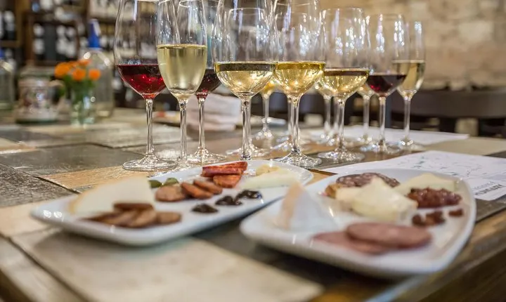 Evening Wine, Cheese, & Charcuterie Tasting in Budapest