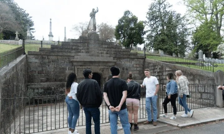 New Orleans: Voodoo, Ghost, Murder, True Crime, & Vampire Tour