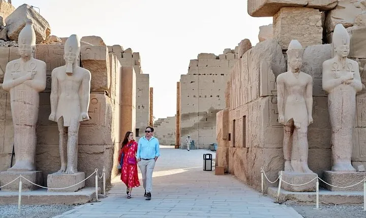 From Hurghada: Luxor Valley of the Kings Tour with ticket By Bus
