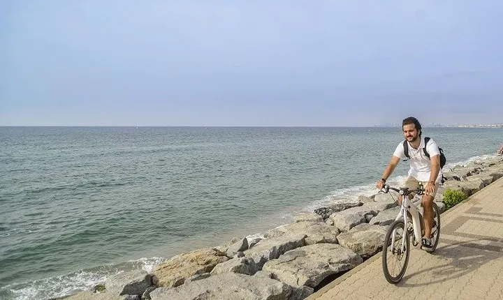 Barcelona eBike Beach Private Tour to Vineyards & Picnic