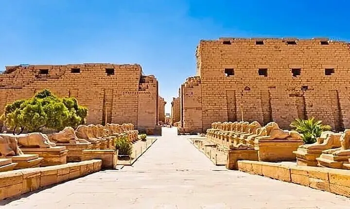 Private Day tour from Hurghada to Dendera Temple and Luxor 