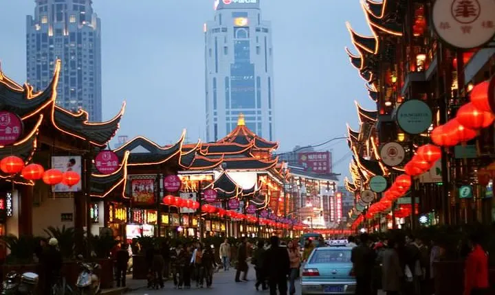 Flexible Airport Layover Tour of Shanghai City Highlights with Spa Option