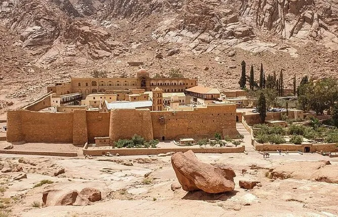 Sharm El Sheikh: Mount Sinai Sunrise Hike & Monastery Visit