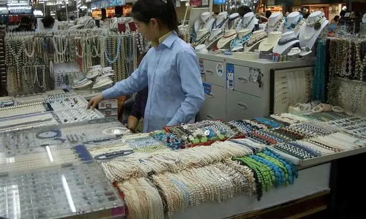 Private Shanghai Ultimate Flexible Shopping Tour: 4 or 8-hour Options