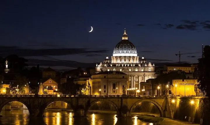 Tour of Rome by night