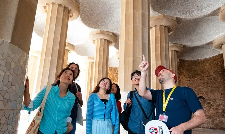 Guided Walking Tour in Park Güell Barcelona