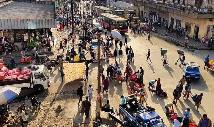 City tour of Addis, Transit in Addis by car