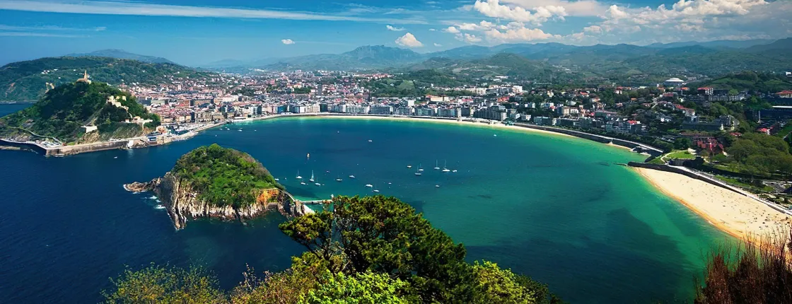 San Sebastián and Biarritz full-day tour from Bilbao