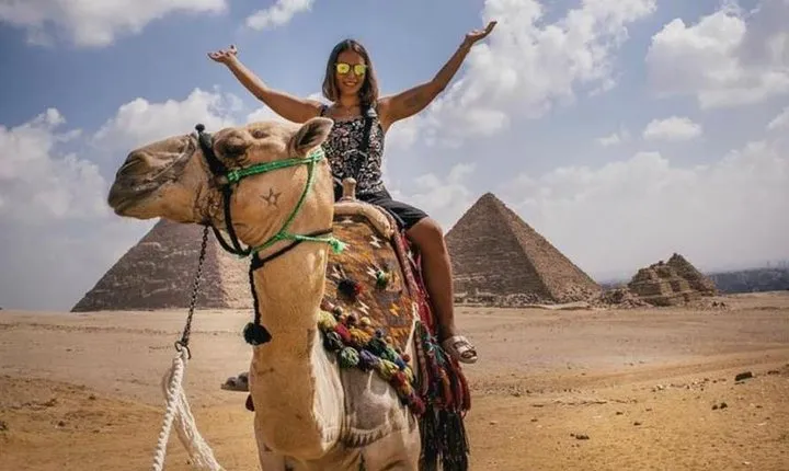 Guided Tour to Giza pyramids Sphinx and Egyptian museum
