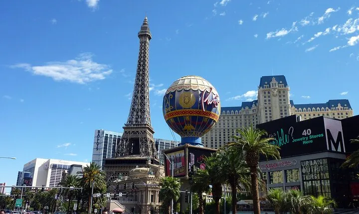 Las Vegas Scavenger Hunt Walking Tour