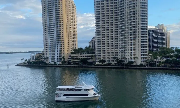 Biscayne Bay and South Beach 90-minutes sunset cruise