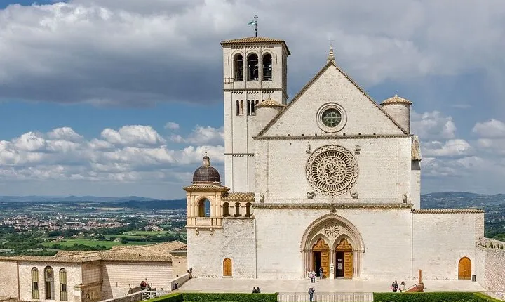 Assisi Fullday from Rome with Papal Blessing on Parchment and Lunch Included