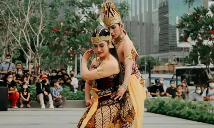 Half-Day Private Tour to Miniature Park in Jakarta Explorer