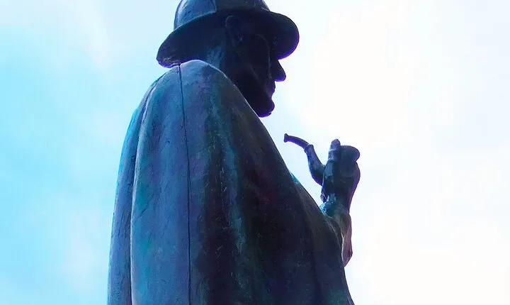 SHERLOCKTRAIL: A Sherlock Holmes Mystery (Self-Guided Walk)