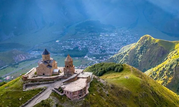 Shared Guided Tour in Kazbegi Gudauri and Ananuri 
