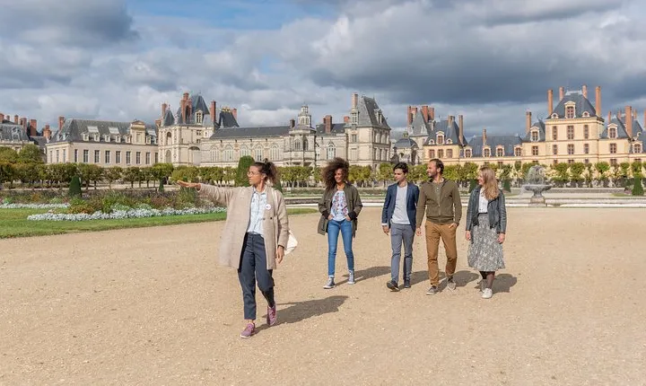 Fontainebleau and Vaux le Vicomte Chateaux Day Trip from Paris