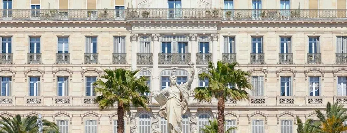 Guided walking tour around Toulon with a local guide