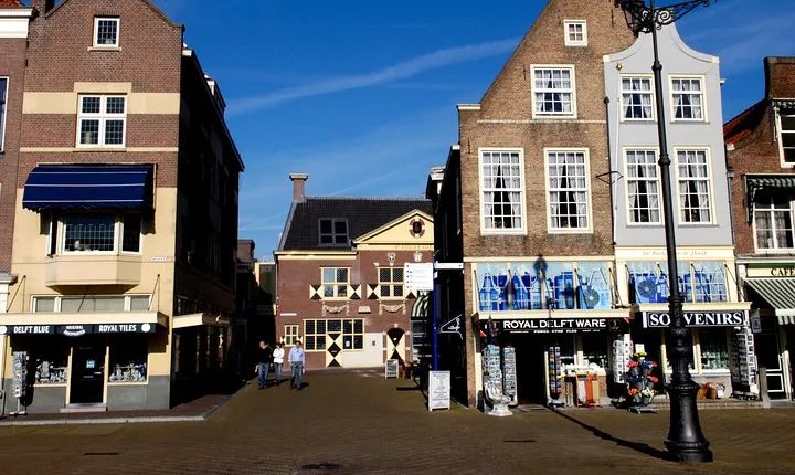 Walking Tour of Delft - The City of Orange and Blue