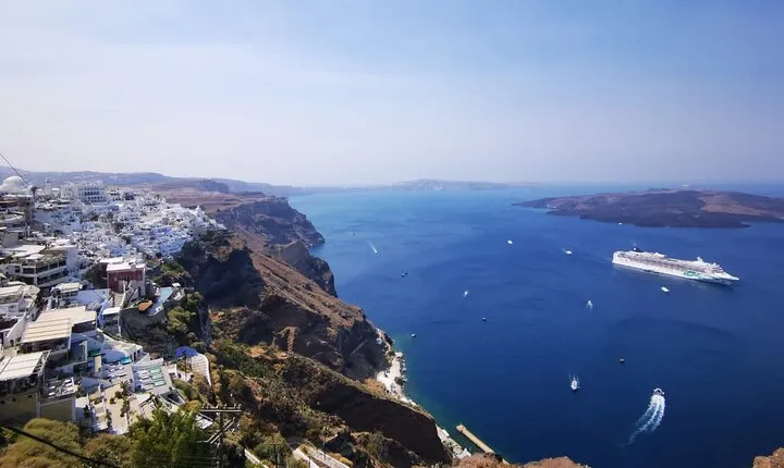 Santorini Private Tour Highlights 6h for Groups and Families