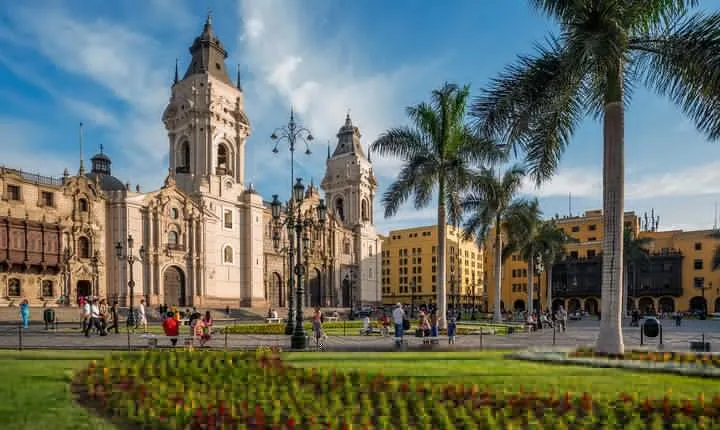Lima's Vibrant Heritage: Exploring the City's Landmarks Half-day