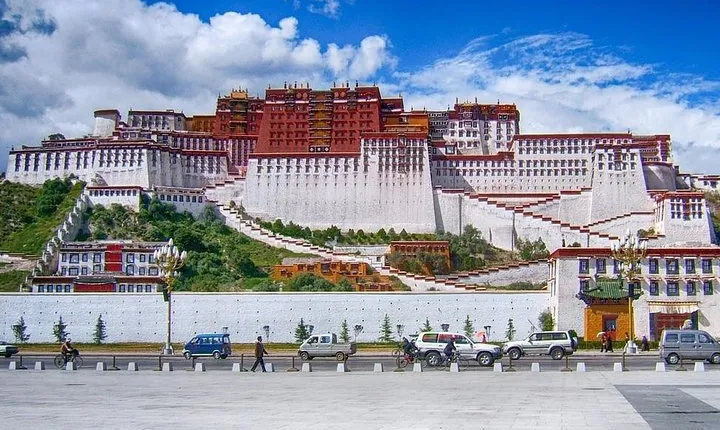9 Day Lhasa City Essential Group Tour with Kathmandu Sightseeing