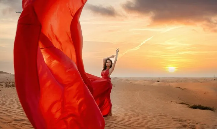 1-Hour Best locations in Dubai Private Guided Photoshoot Session