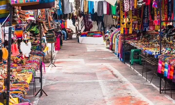 Full Day in Otavalo Area Culture and Shopping
