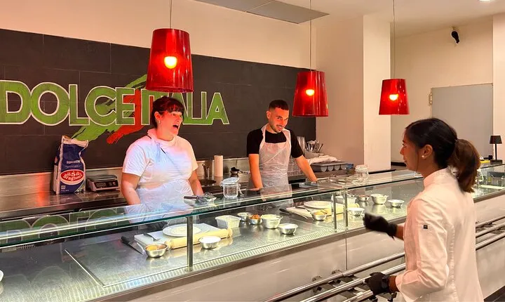 Authentic Lasagna and Fettuccine Pasta Making Class in Rome